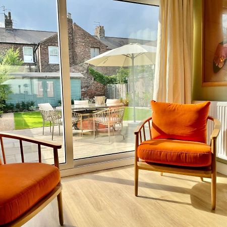 Central Townhouse With Free Off Road Parking And Garden York Zewnętrze zdjęcie