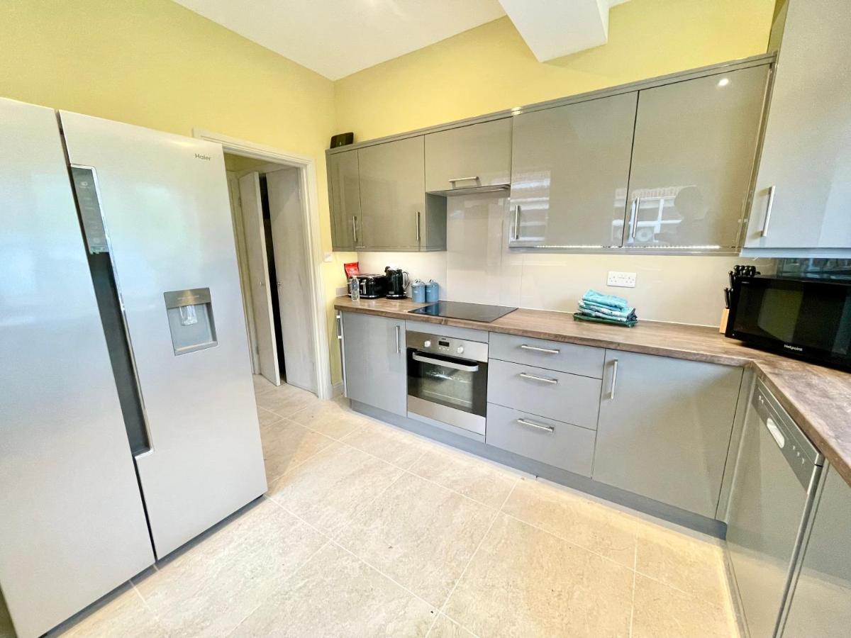 Central Townhouse With Free Off Road Parking And Garden York Zewnętrze zdjęcie