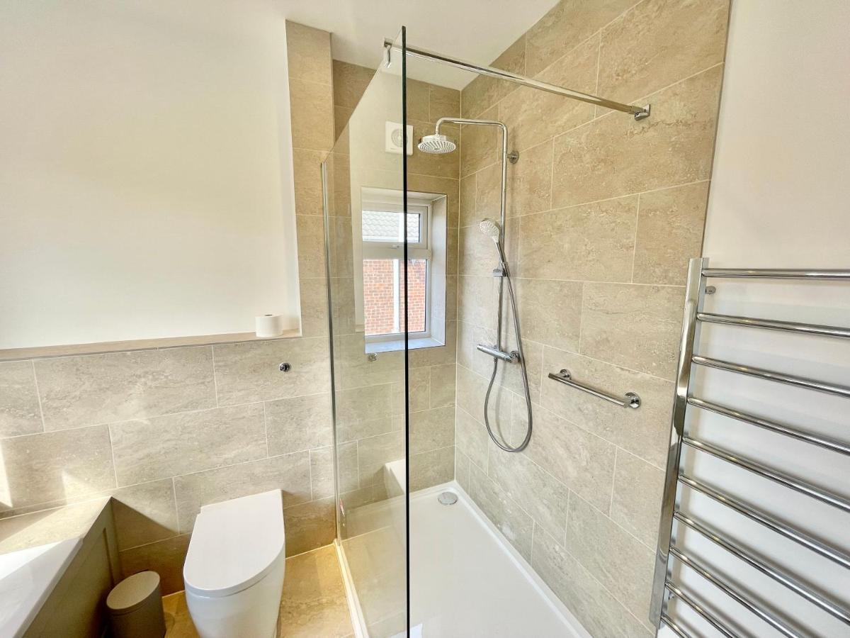 Central Townhouse With Free Off Road Parking And Garden York Zewnętrze zdjęcie